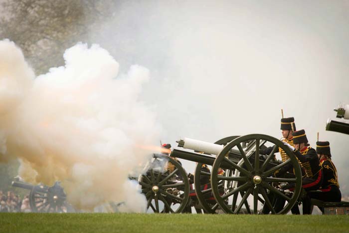 pampigt firande av drottning elizabeths 93-årsdag 1 Pampigt firande av drottning Elizabeths 93-årsdag