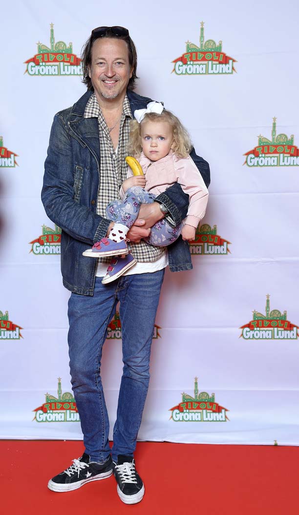 Prinsessan Madeleines bästisar på Gröna Lund-premiären