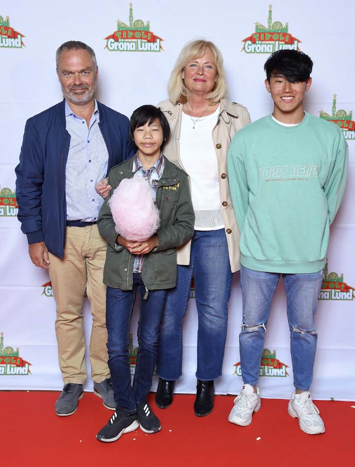Prinsessan Madeleines bästisar på Gröna Lund-premiären