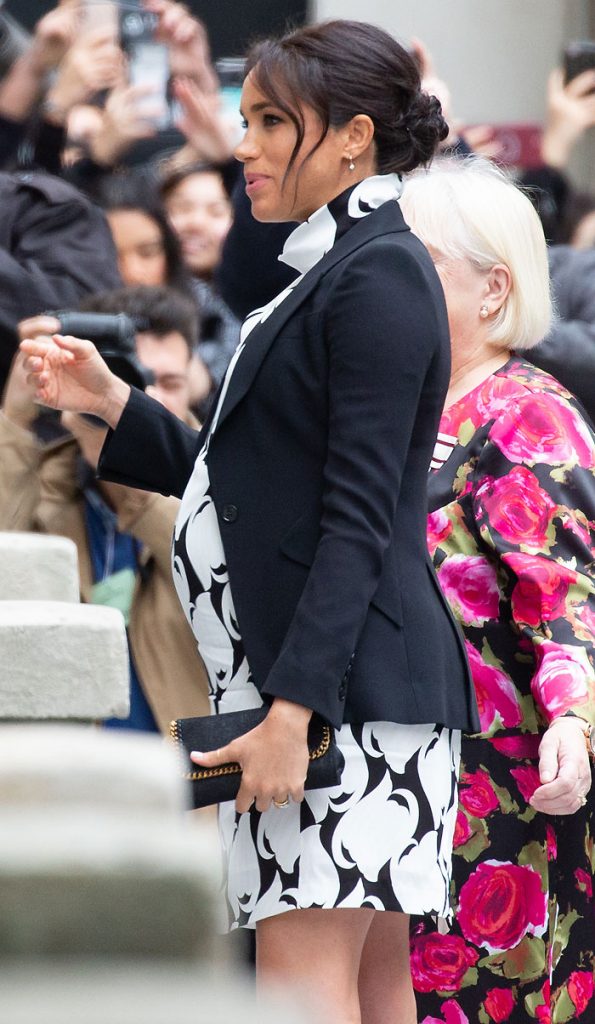 Drottningens hårda babykrav på Meghan