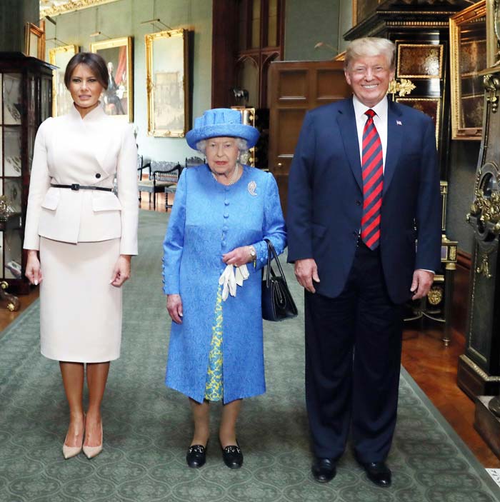 drottning elizabeth gör tummen upp för trump 1 Drottning Elizabeth gör tummen upp för Trump
