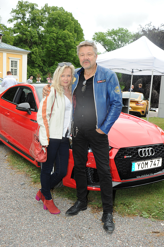 Drottningens frisör visade upp pojkvännen på motordagen