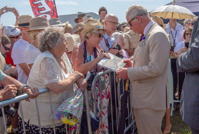 L-attjo blomutställning med prins Charles och Camilla