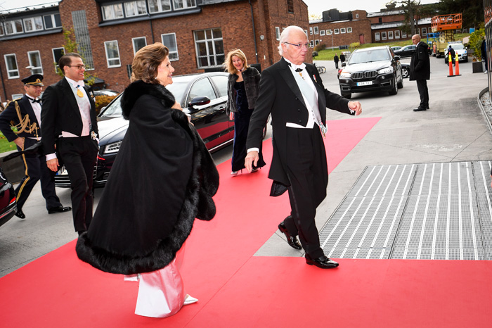 Prins Daniel på galej med svärföräldrarna