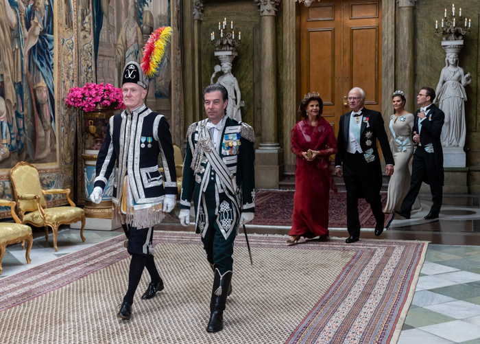 Victoria strålade glatt på kungliga galamiddagen