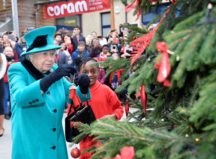 Drottning Elizabeths julkalas med familjen