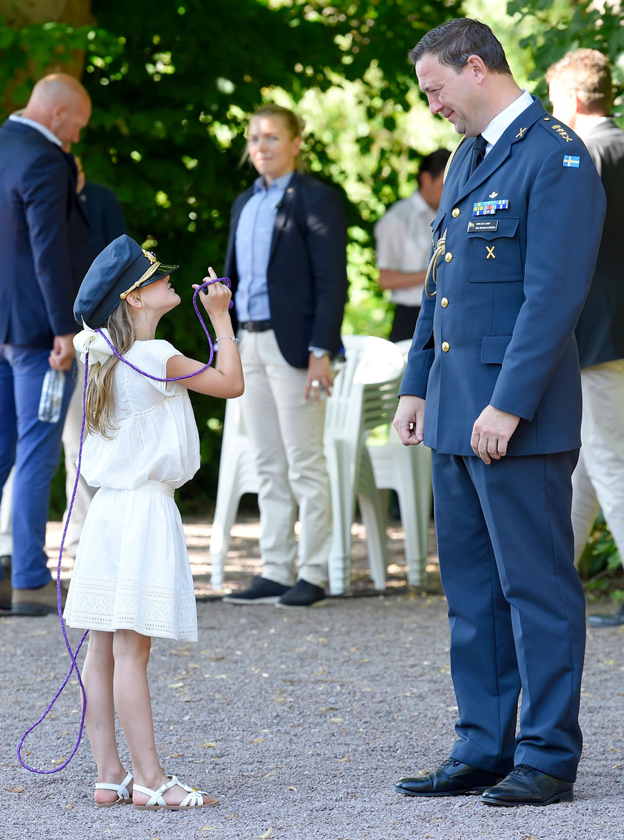 Estelle och Leonore – två små prinsessor i skilda världar