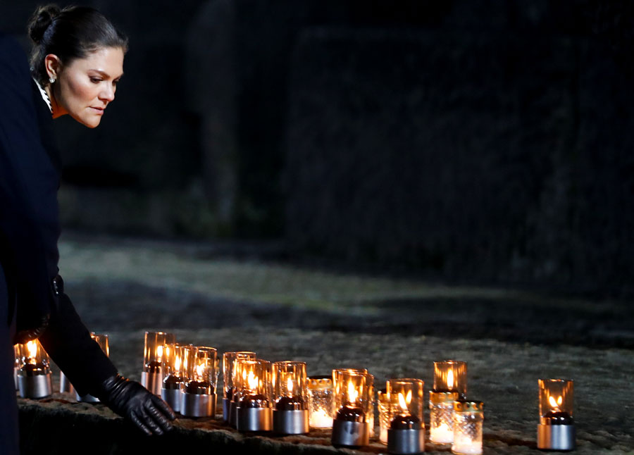 Gripen Victoria på ceremoni för nazismens offer