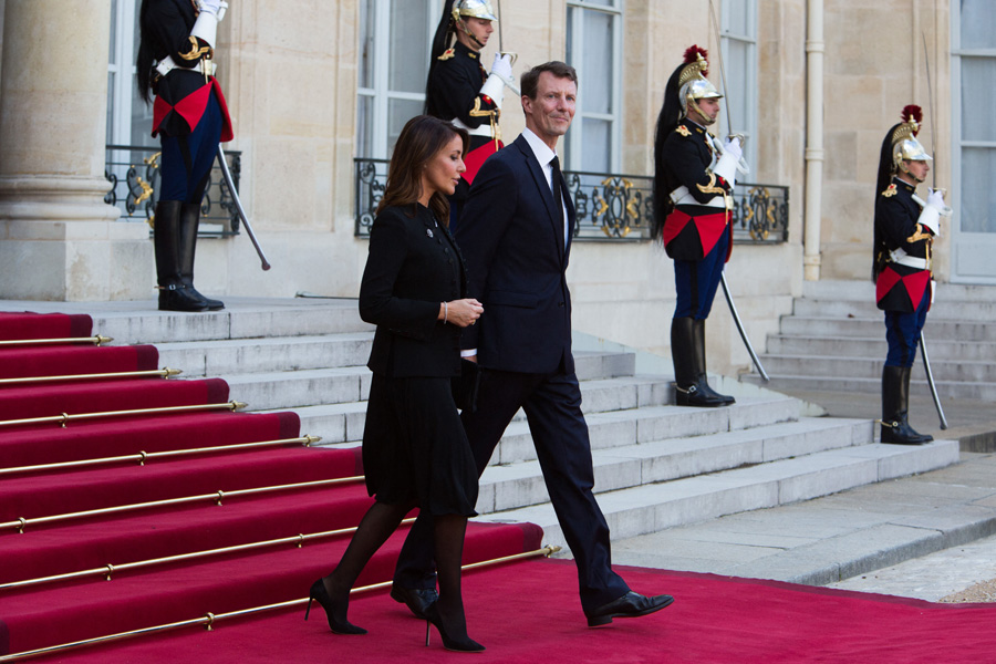 Prins Joachim och hans Marie gräver guld i Frankrike