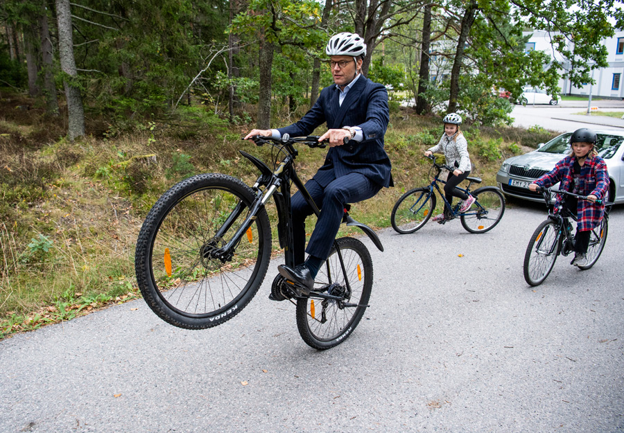 Fartfylld dag med prins Daniel – imponerade på hojen