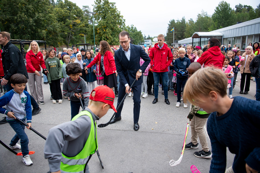 Fartfylld dag med prins Daniel – imponerade på hojen