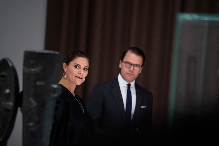 Kronprinsessan Victoria andas ut efter coronadramat