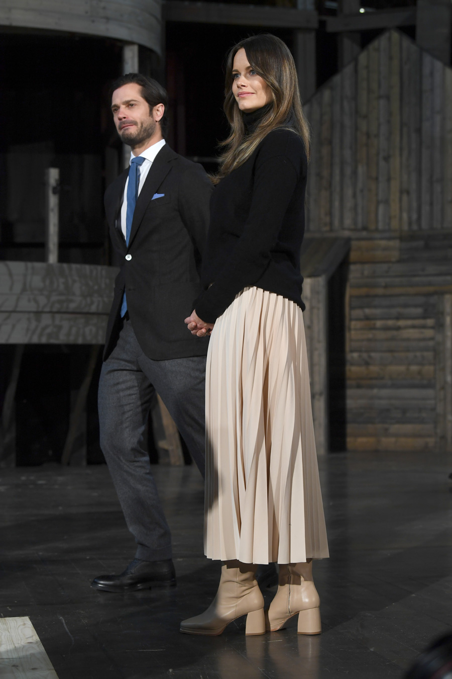 Prins Carl Philip och Sofia smittade av covid-19