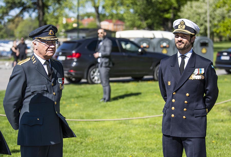 Kungen märkbart rörd när han hedrade veteranerna