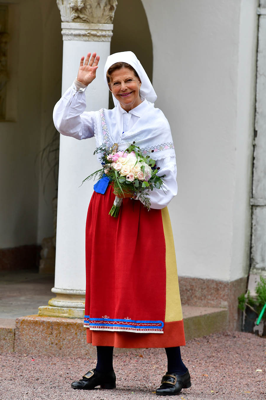 Strålande glad Victoria prisade "Årets ölänning" på Solliden