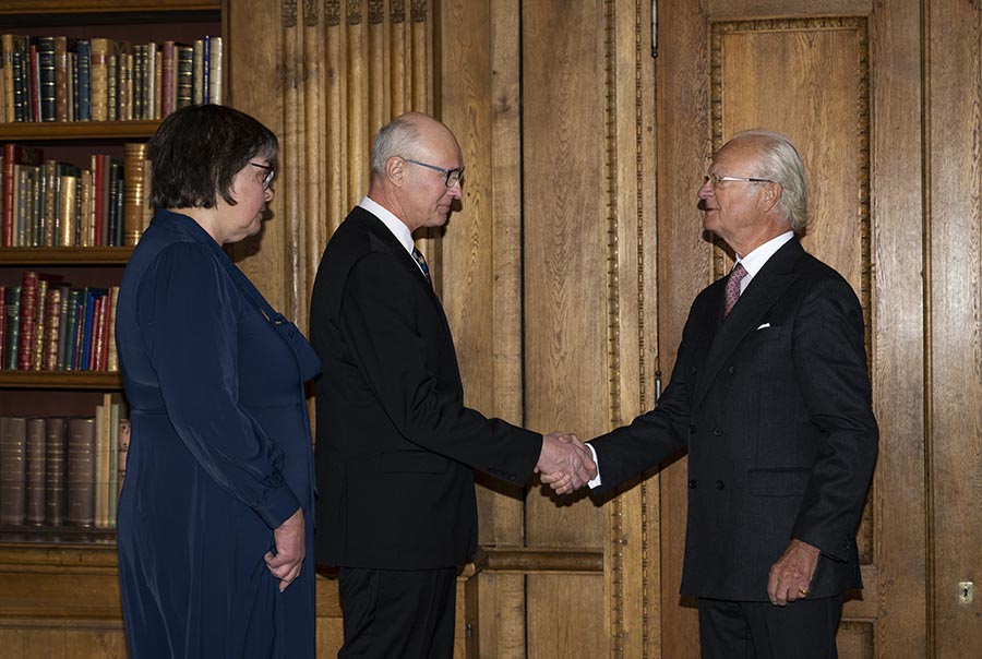 Kungen och Silvia hedrade mjölkbönderna på slottet