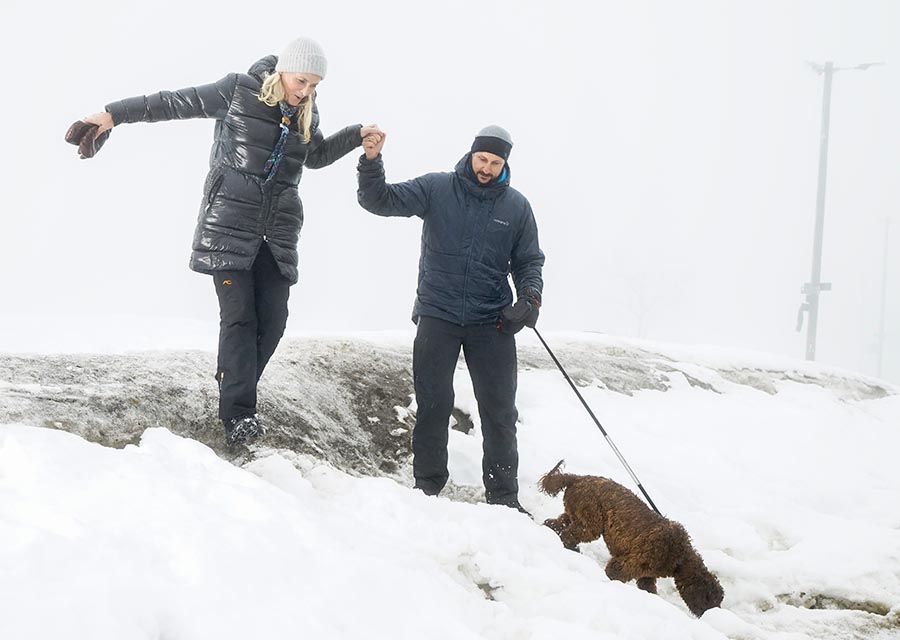 Härligt vintermys med Mette-Marit och kronprins Haakon