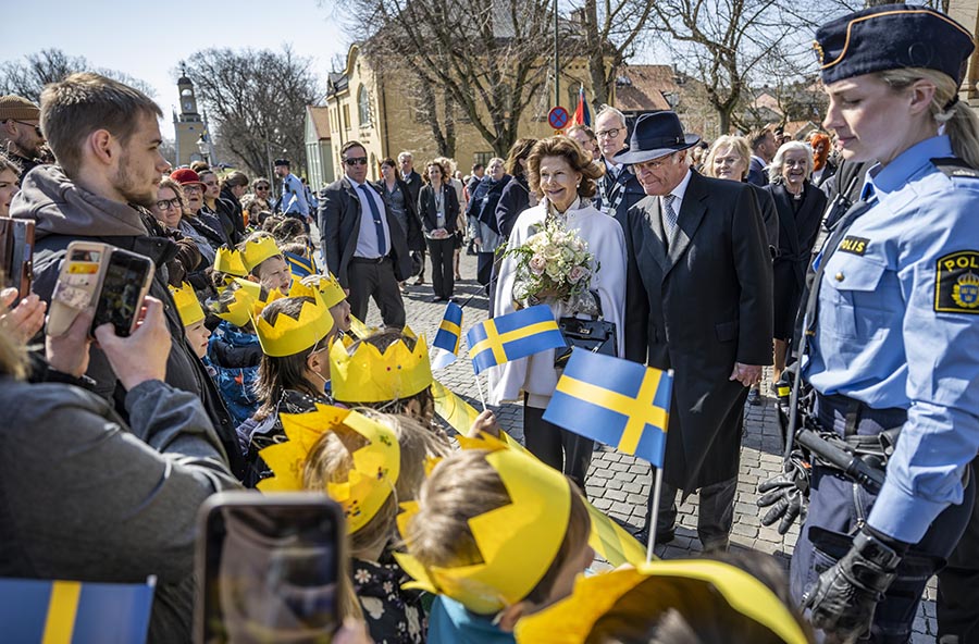 Jubel under kungaparets succébesök i Blekinge