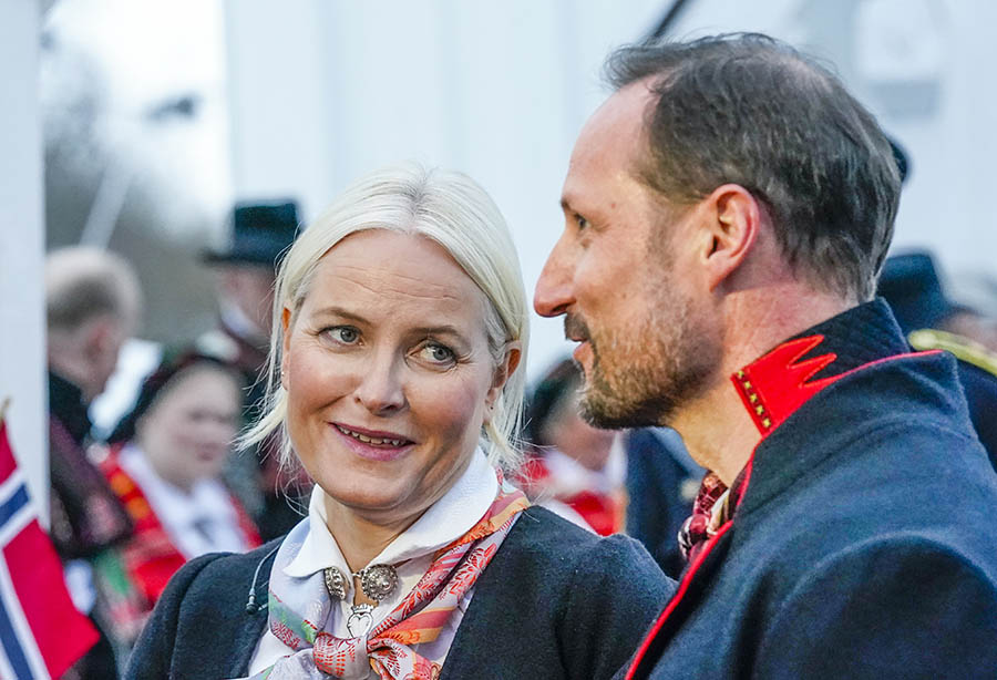 kronprins haakon och mette-marits mysstund i kyrkan 4 Kronprins Haakon och Mette-Marits mysstund i kyrkan