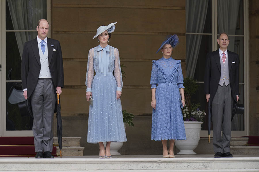 Prins William och Kates trevliga gardenparty på slottet