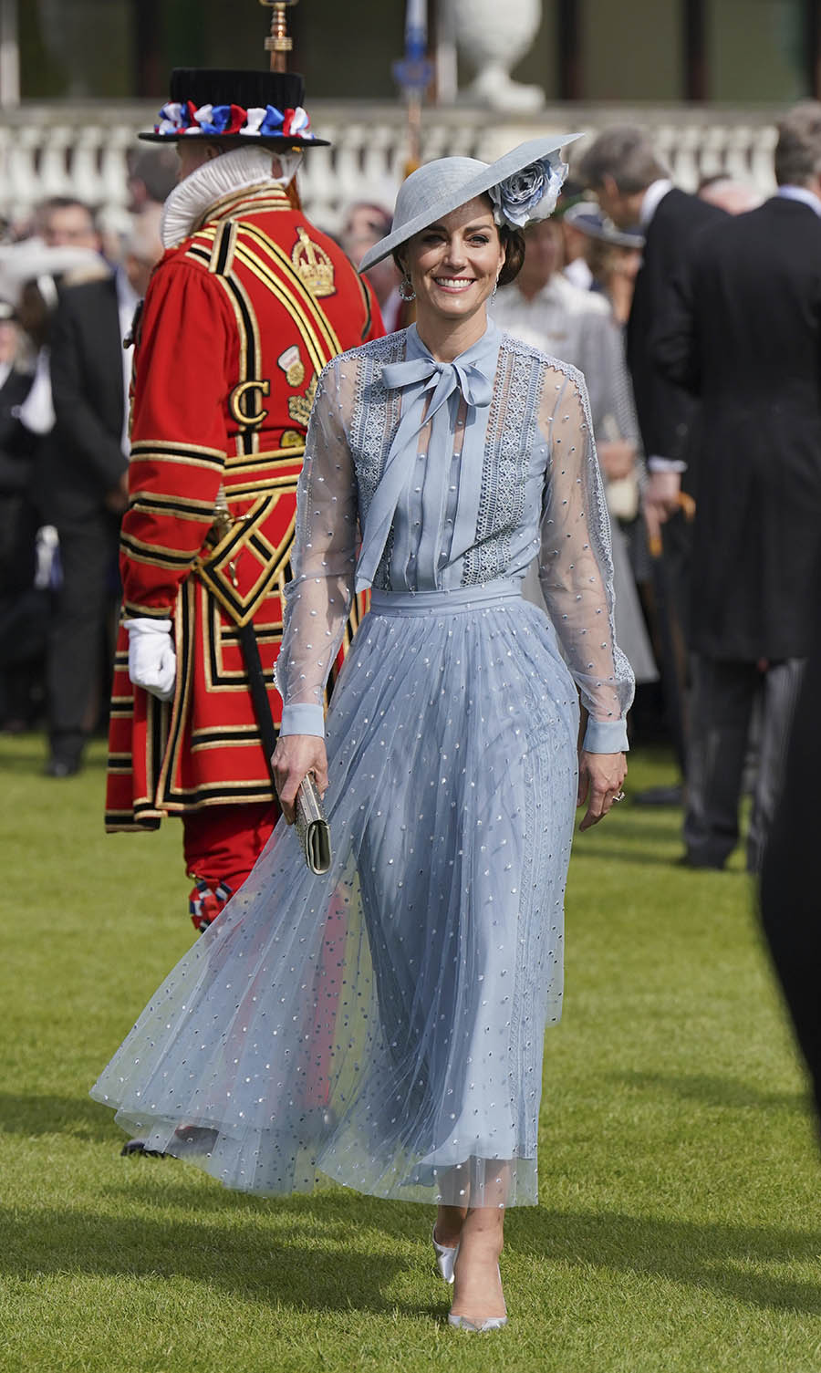 Prins William och Kates trevliga gardenparty på slottet