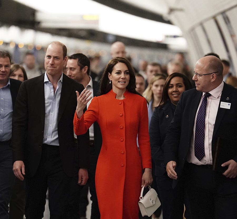 Britterna jublar: William och Kate tog tunnelbanan till puben