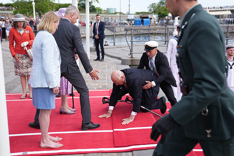 Kung Haralds dramatiska olycka framför drottning Margrethe