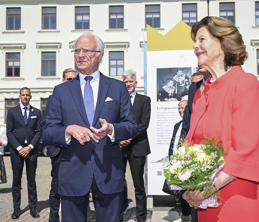 Avslöjande bilderna på kungen och Silvia under resan