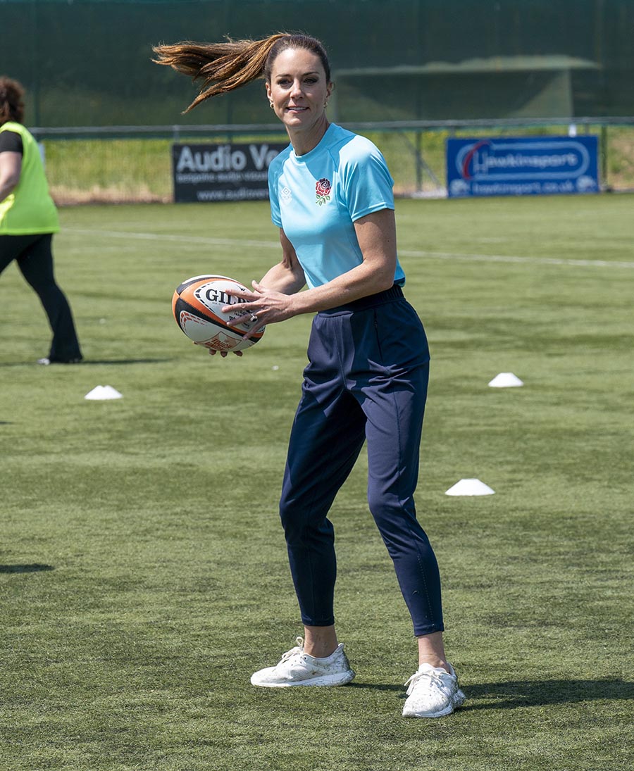 Sportiga prinsessan Kate gav järnet på rugbyplanen