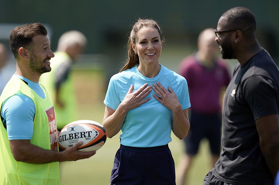 Sportiga prinsessan Kate gav järnet på rugbyplanen