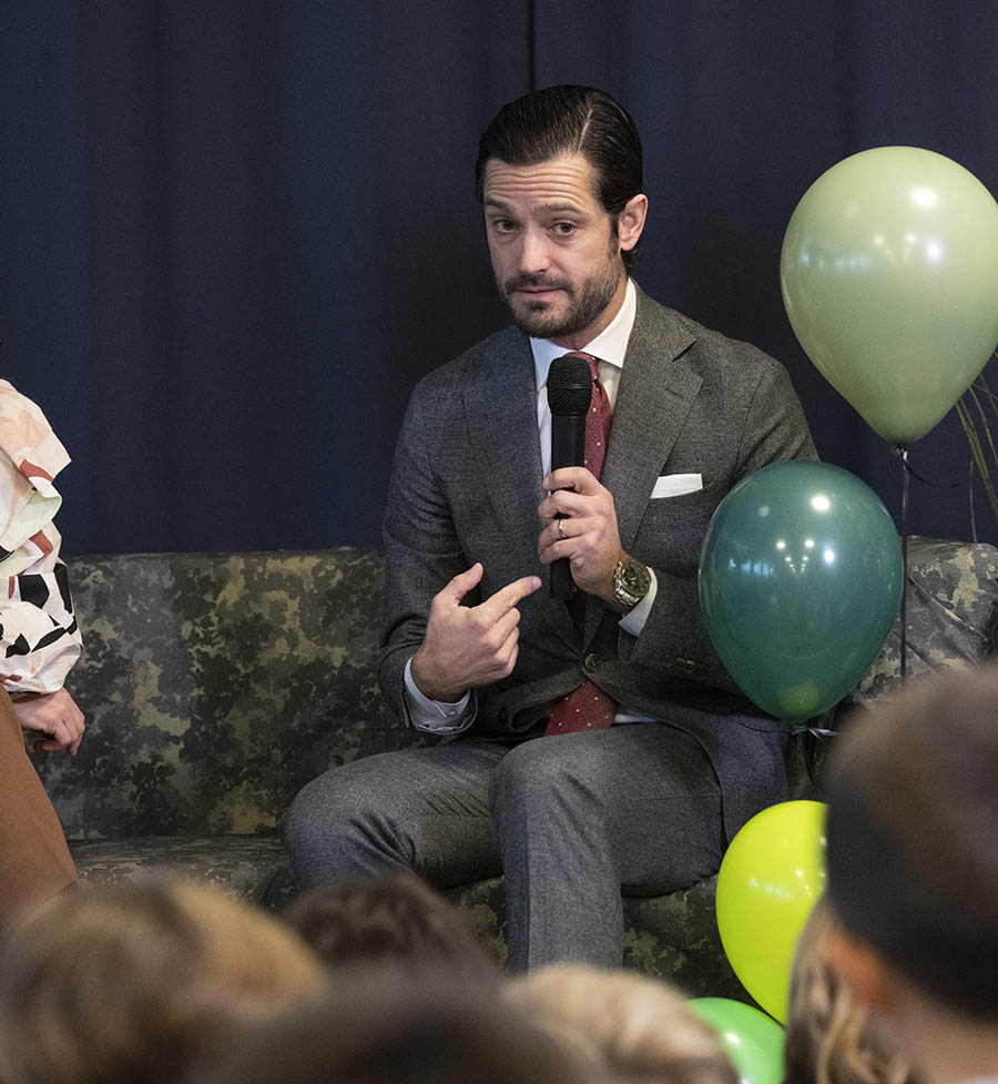 Efter dödsolyckan: Prins Carl Philip roar sig på Gröna Lund