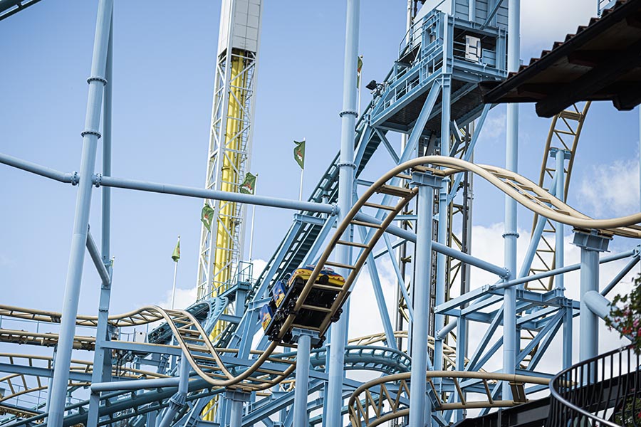 Efter dödsolyckan: Prins Carl Philip roar sig på Gröna Lund