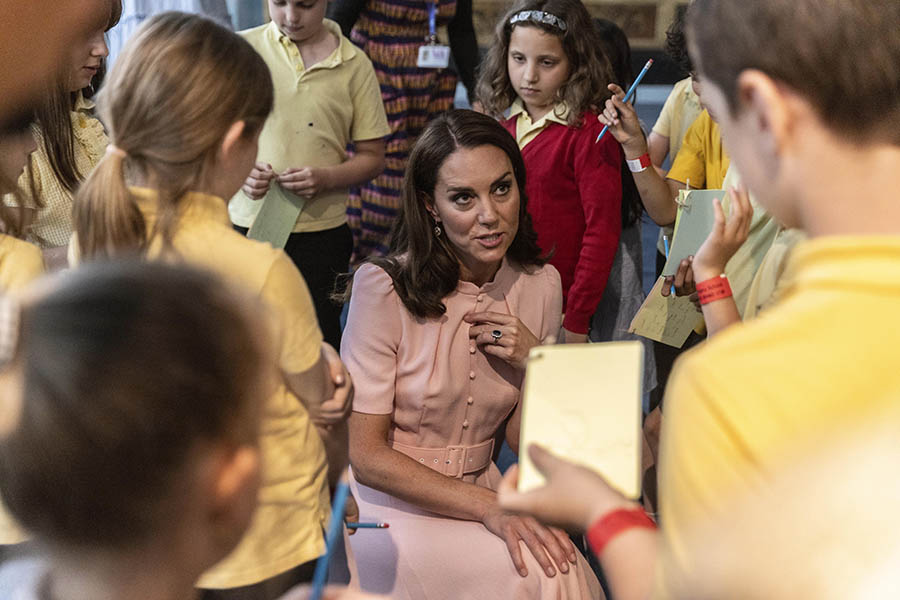 prinsessan kate strålade glatt på invigning med barnen 3 Prinsessan Kate strålade glatt på invigning med barnen