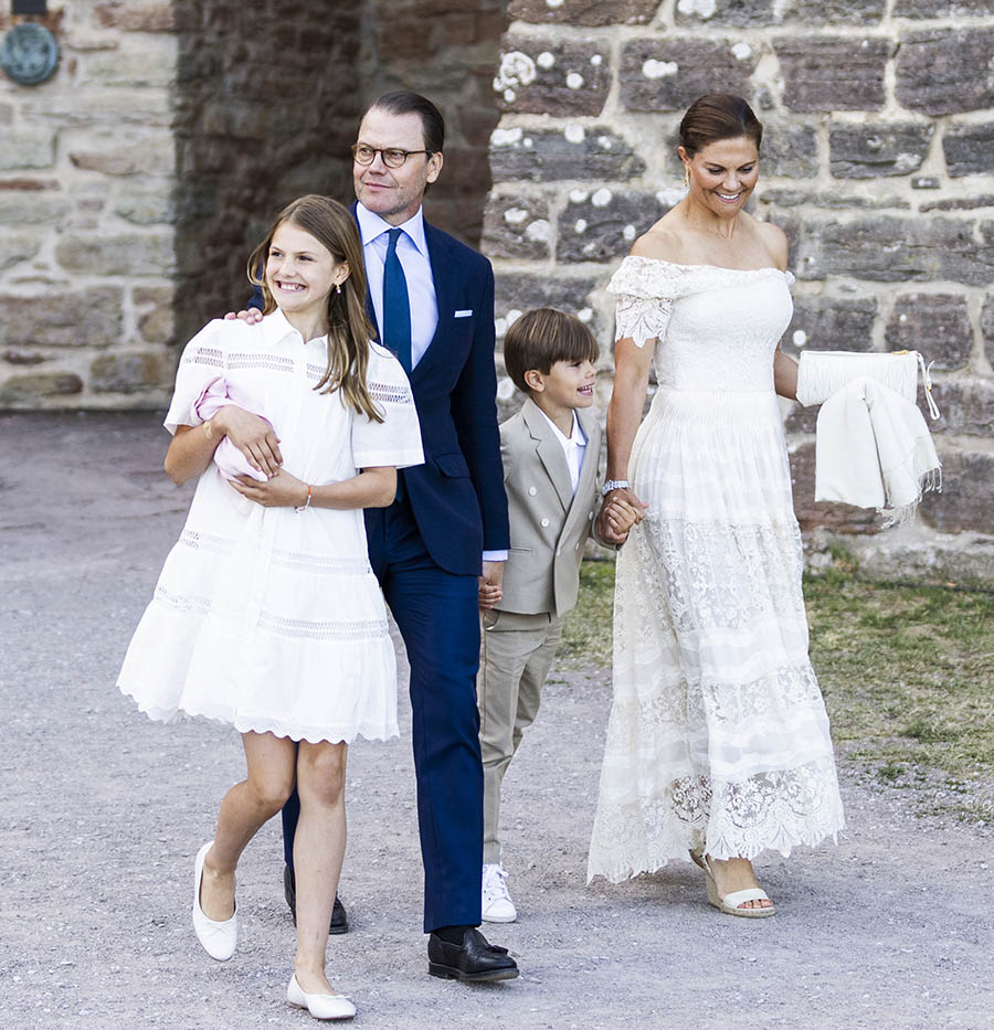 Victorias fina luciabild på Estelle och Oscar på Haga