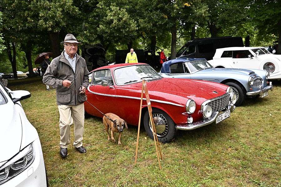 Kungen trotsade regnet på Öland för sitt stora intresse