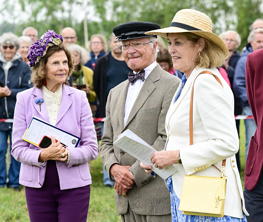 Kungaparets festliga hattfnatt under Kungsrallyt på Öland