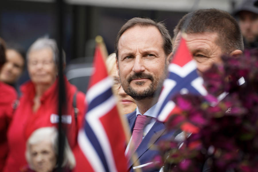 kronprins haakon möttes av jubel på resan utan mette-marit 1 Kronprins Haakon möttes av jubel på resan utan Mette-Marit