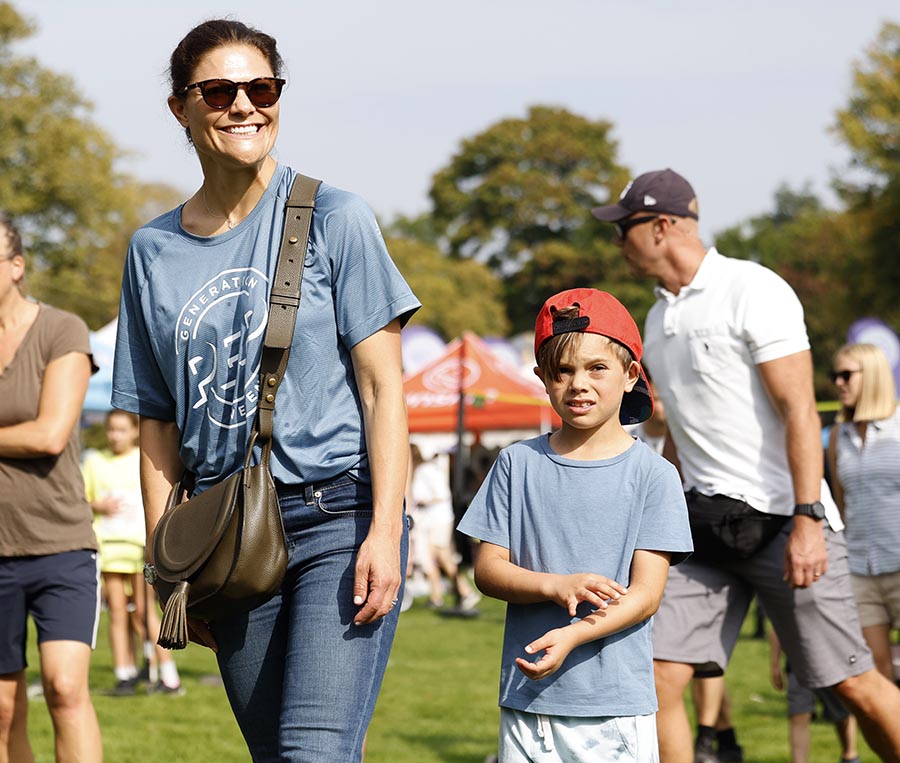 Victorias härliga sportdag med prinsessan Estelle i Hagaparken