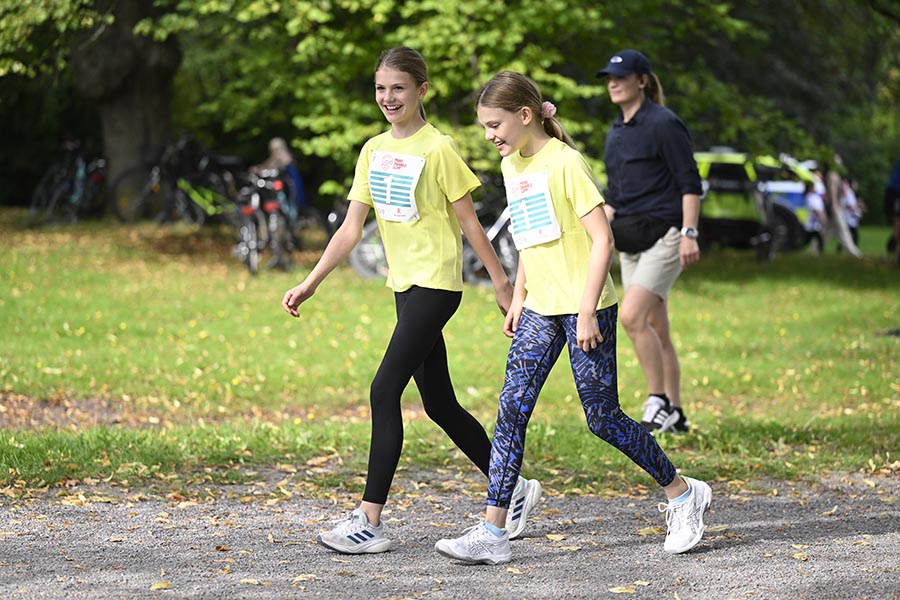 Victorias härliga sportdag med prinsessan Estelle i Hagaparken