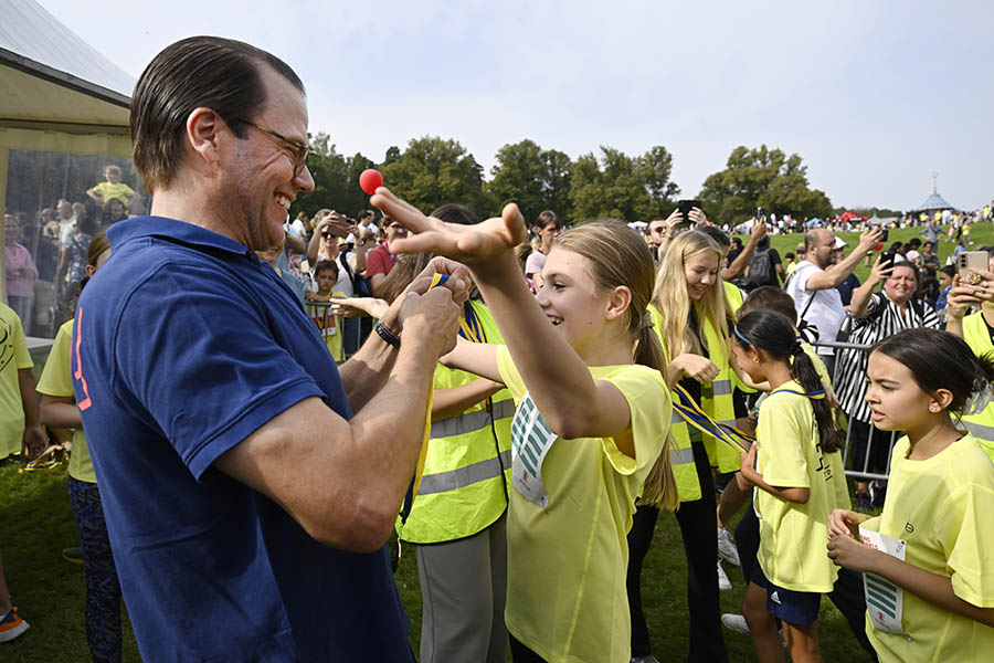 Victorias härliga sportdag med prinsessan Estelle i Hagaparken