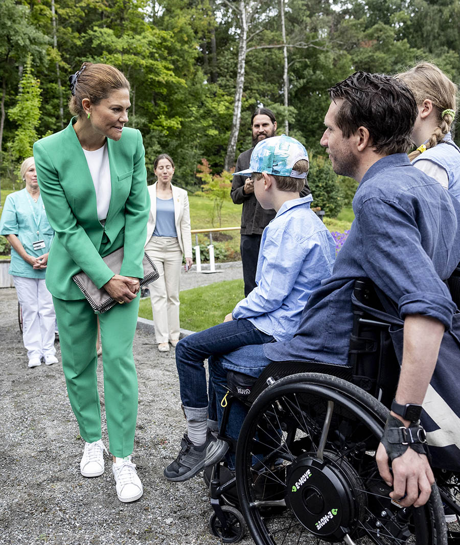 glada miner under victorias viktiga möte på rehab 2 Glada miner under Victorias viktiga möte på rehab