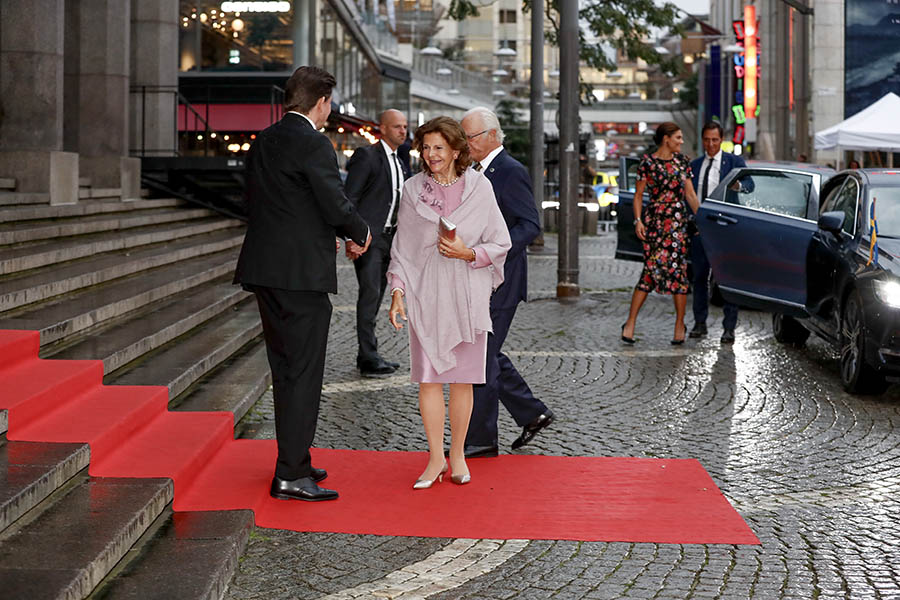 victoria strålade vackert när kungafamiljen gick på konsert 1 Victoria strålade vackert när kungafamiljen gick på konsert