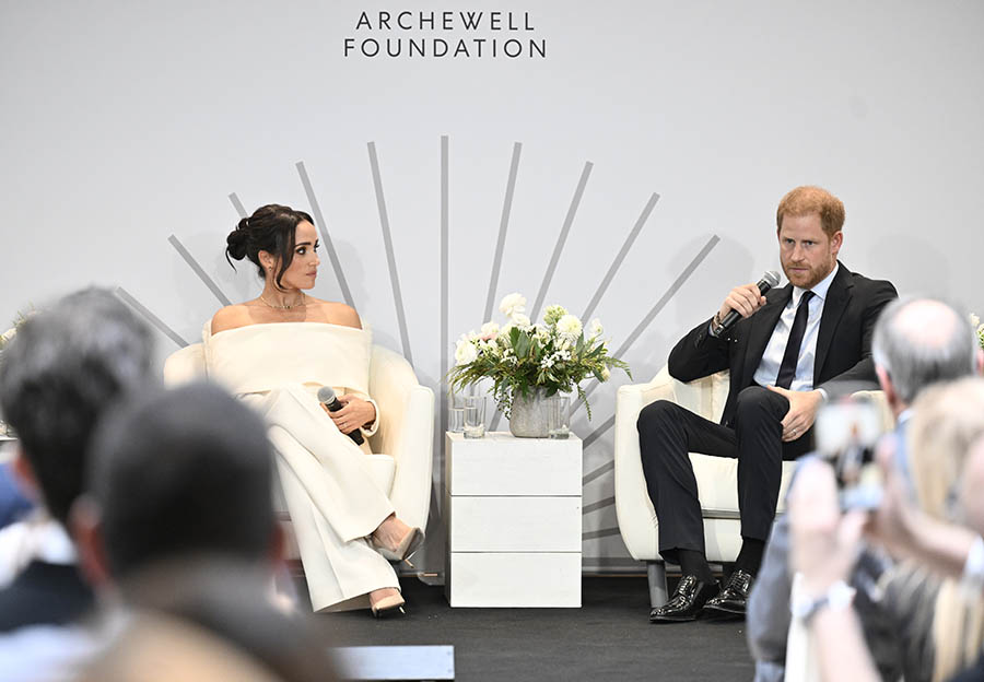 meghan markles överraskande kramar med militär i new york 2 Meghan Markles överraskande kramar med militär i New York