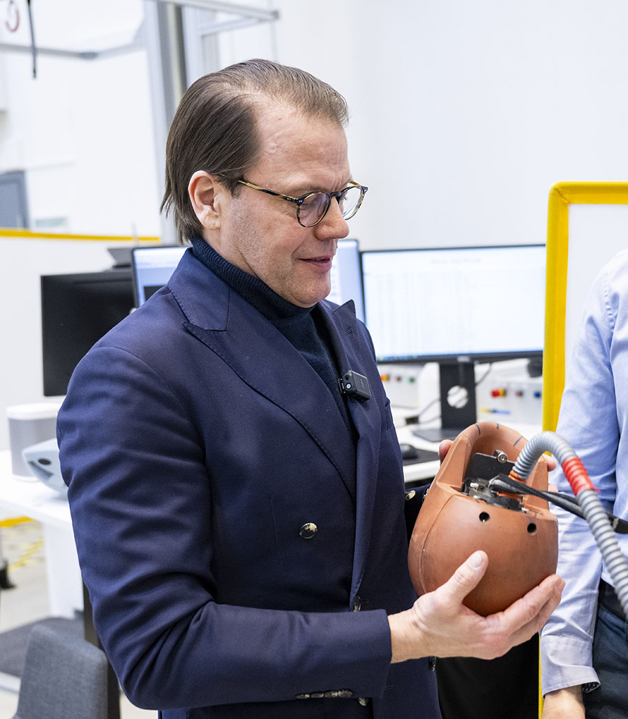 prins daniels spännande besök hos smarta hjälmjätten 2 Prins Daniels spännande besök hos smarta hjälmjätten