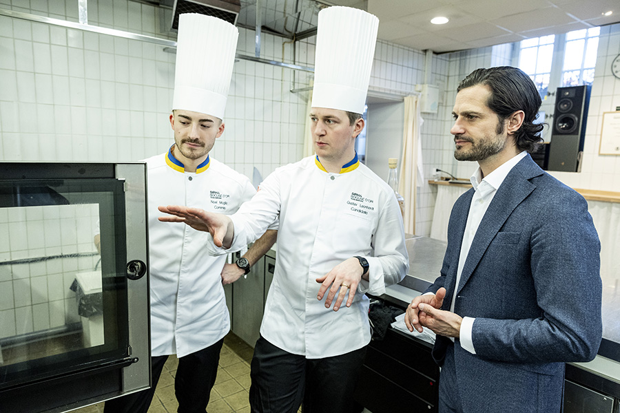 prins carl philip på nytt kungligt uppdrag – men var är sofia? 2 Prins Carl Philip på nytt kungligt uppdrag – men var är Sofia?