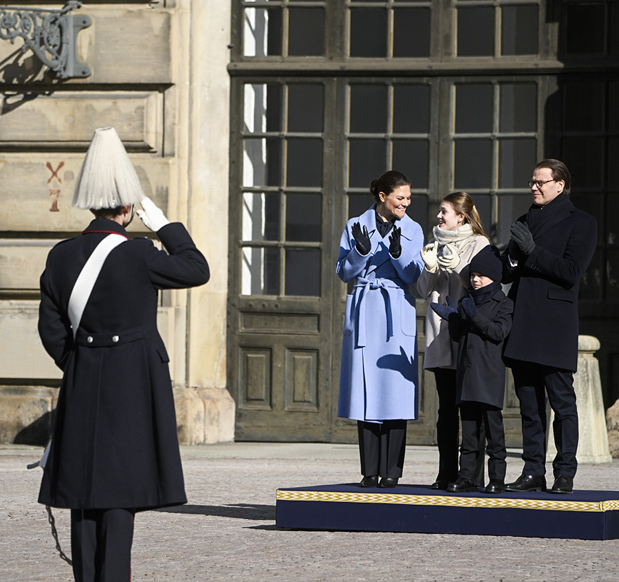 Estelles charmiga glädjekupp under Victorias fina namnsdag