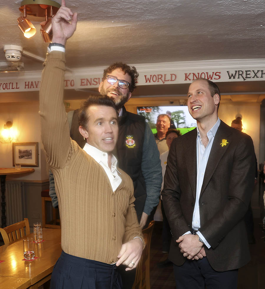 Prins Williams festliga barhäng med grabbarna på puben