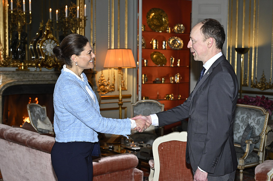 här tar victoria över kungens jobb – och klarar det galant! 2 Här tar Victoria över kungens jobb – och klarar det galant!
