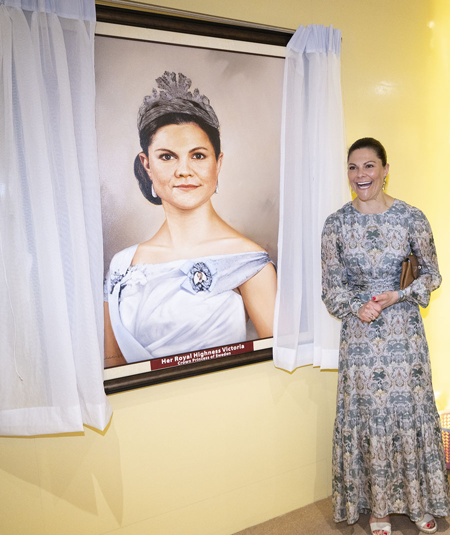 victoria hedrad med tjusigt konstverk i bangladesh 3 Victoria hedrad med tjusigt konstverk i Bangladesh