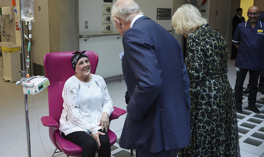 bild-extra: här stöttar camilla kung charles på cancerkliniken 3 Bild-Extra: Här stöttar Camilla kung Charles på cancerkliniken